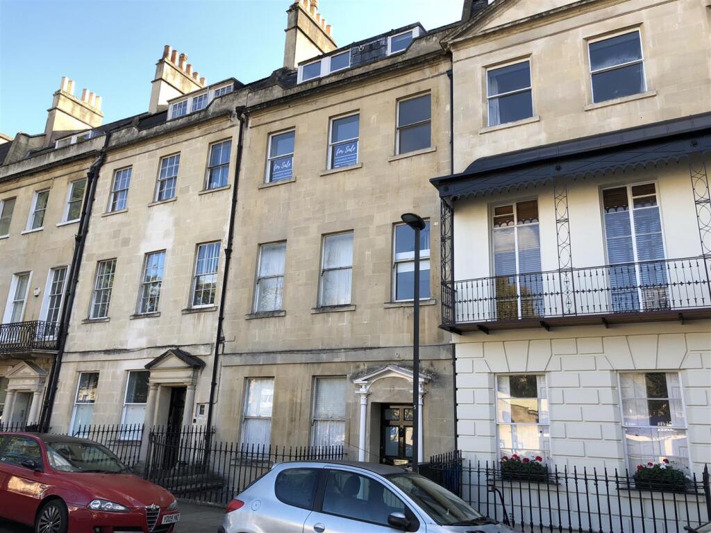 Main image of property: 17 Kensington Place, Bath, Bath and North East Somerset, BA1