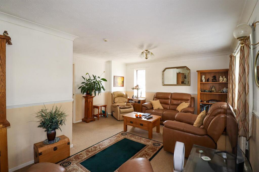 House in Bexhill-on-Sea, Glyne Gap - View 3