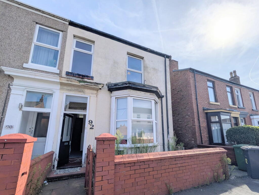 Main image of property: To Let - Tulketh Street, Southport, PR8 - Two Bed Apt