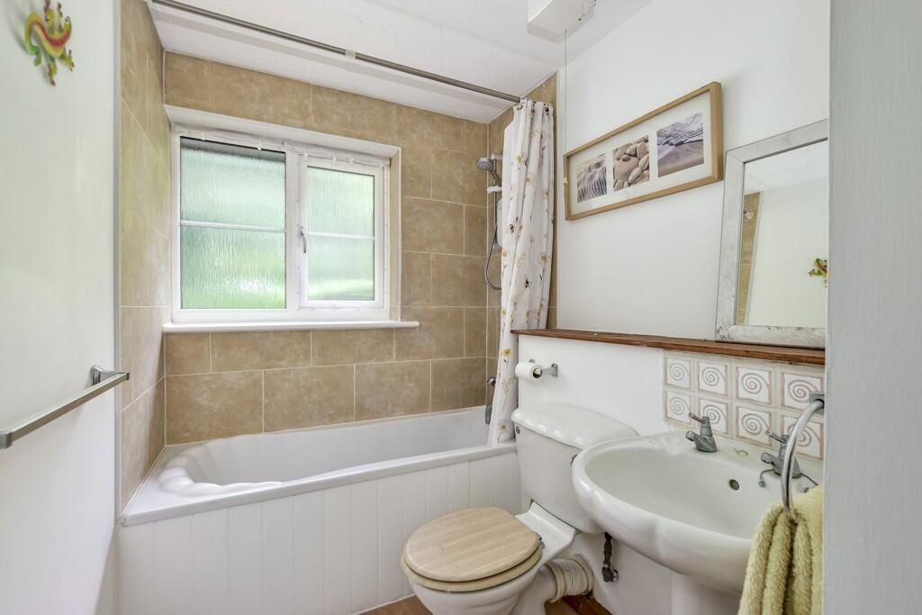 Apartment in Watford - More