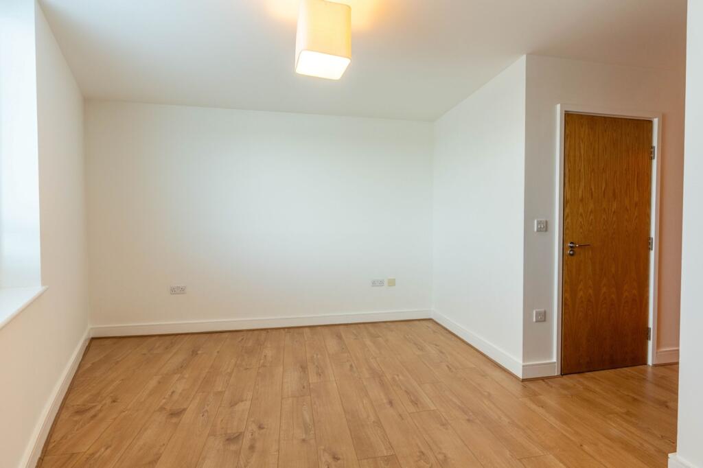 Apartment in Gillingham, Medway - View 5