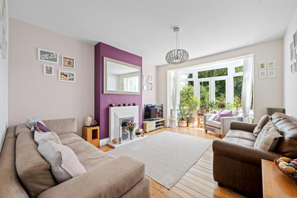 House in London - View 2