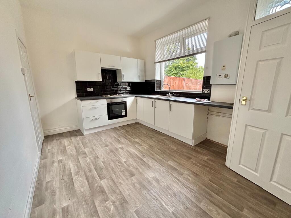 House in Oldham, Higginshaw - View 4