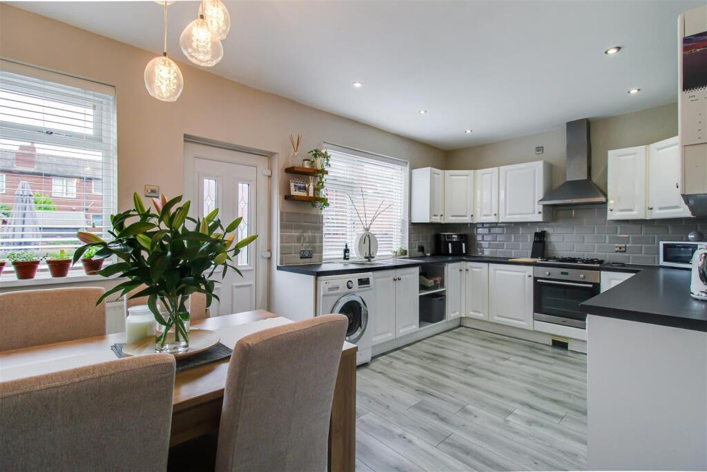House in Wakefield - View 2