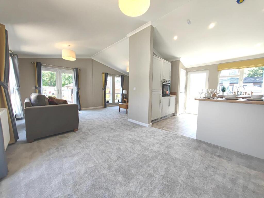 House in Wokingham - View 3