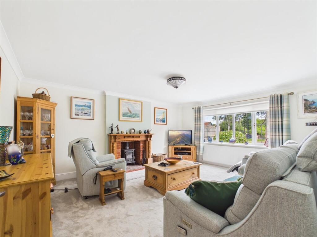 House in East Lindsey, Church End, North Somercotes - View 2