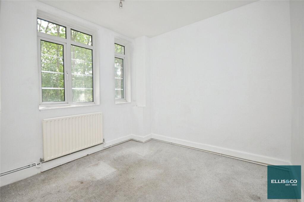 Main image of property: Waverley Grove, Finchley, N3