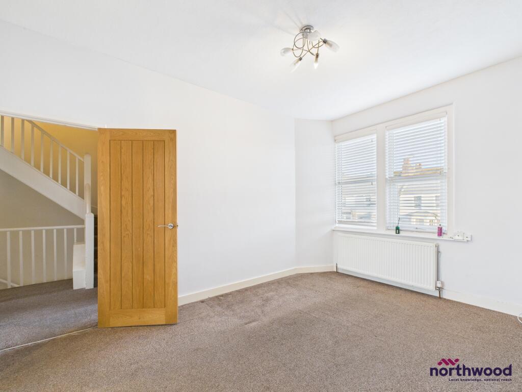 Seaside, Eastbourne, BN22 photo 2