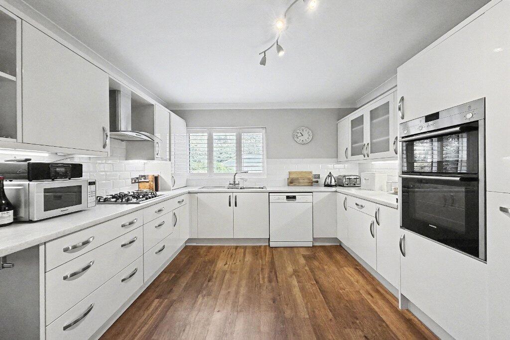 Apartment in Bournemouth, Branksome, Poole - View 3