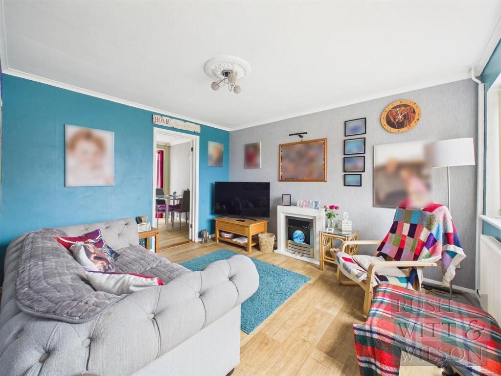 House in Bexhill-on-Sea, Old Town - More