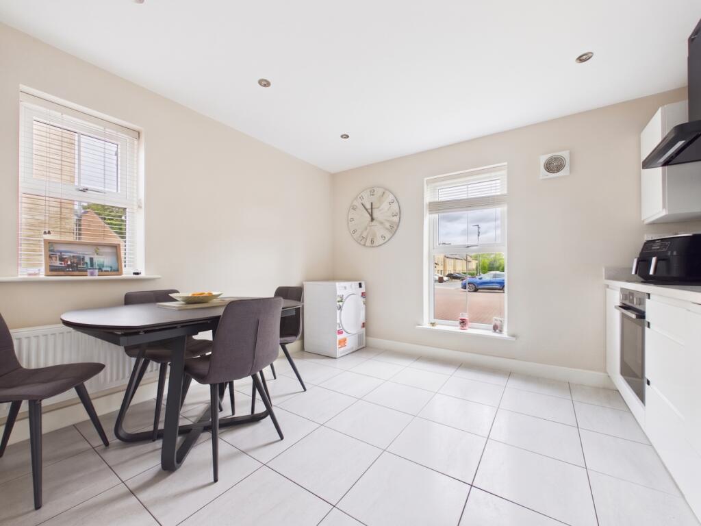 House in Wakefield - View 3