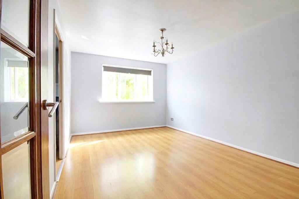 Apartment in London - View 3