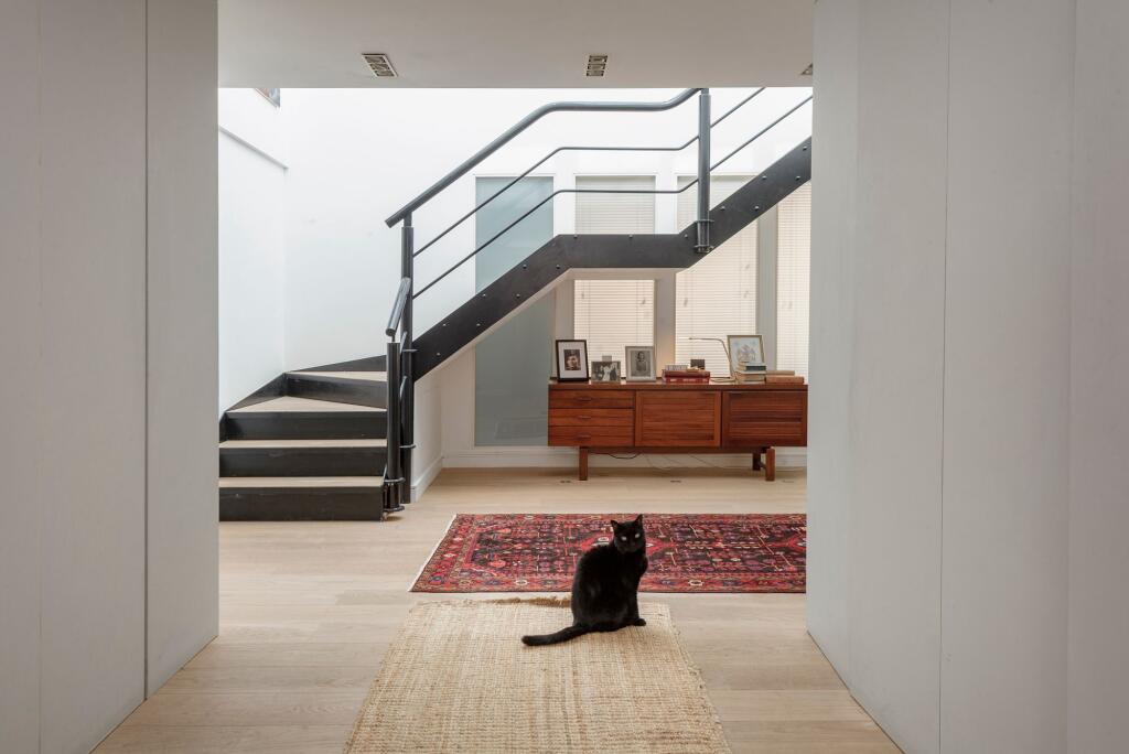 House in London - View 4