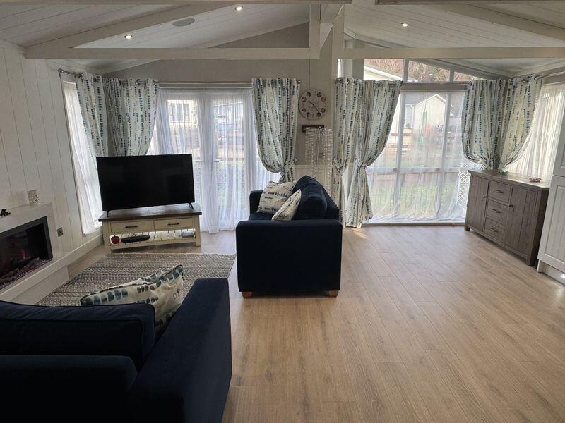 Regency Heights, Beacon Hill, Poole, BH16 6GH photo 4