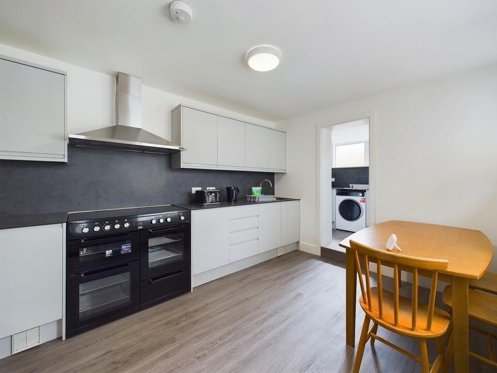 Apartment in Worthing, Broadwater - More