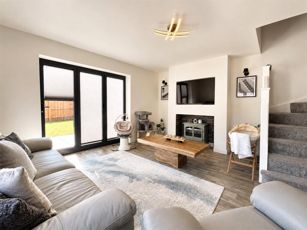 House in Lincoln - View 4
