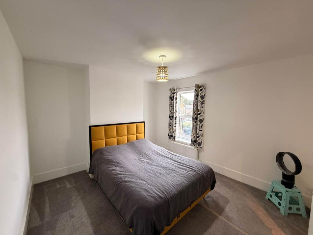 House in Frindsbury, Medway - View 5