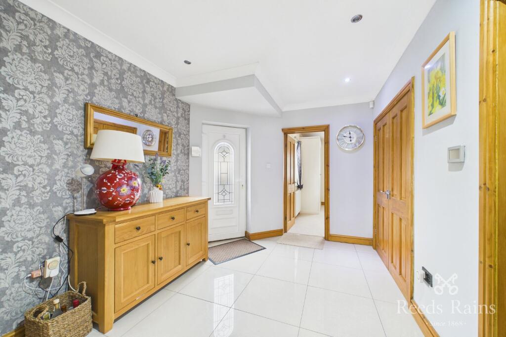 House in Haxby, Park Estate, York - View 5