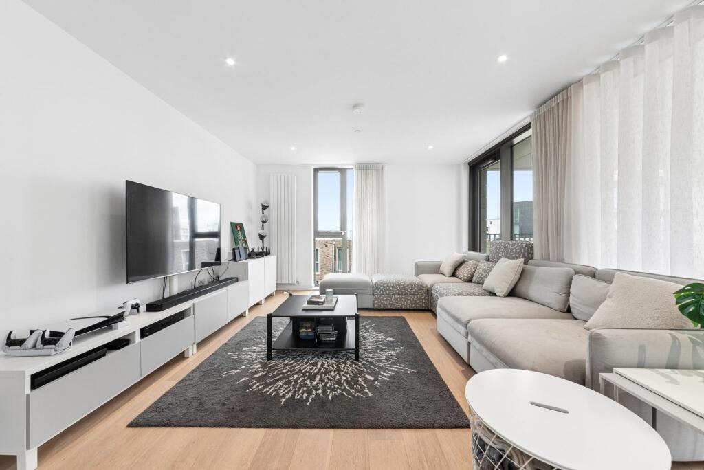 Apartment in London, Royal Wharf, Silvertown - More
