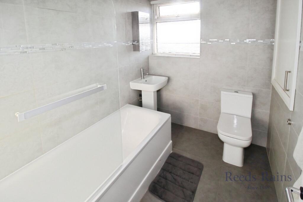 Wood Lane, Rothwell, Leeds, West Yorkshire, LS26 photo 4