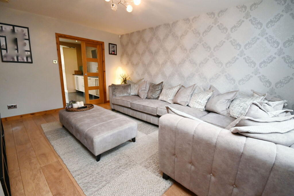 Newdale Avenue, Cudworth, Barnsley, S72 8XF photo 3