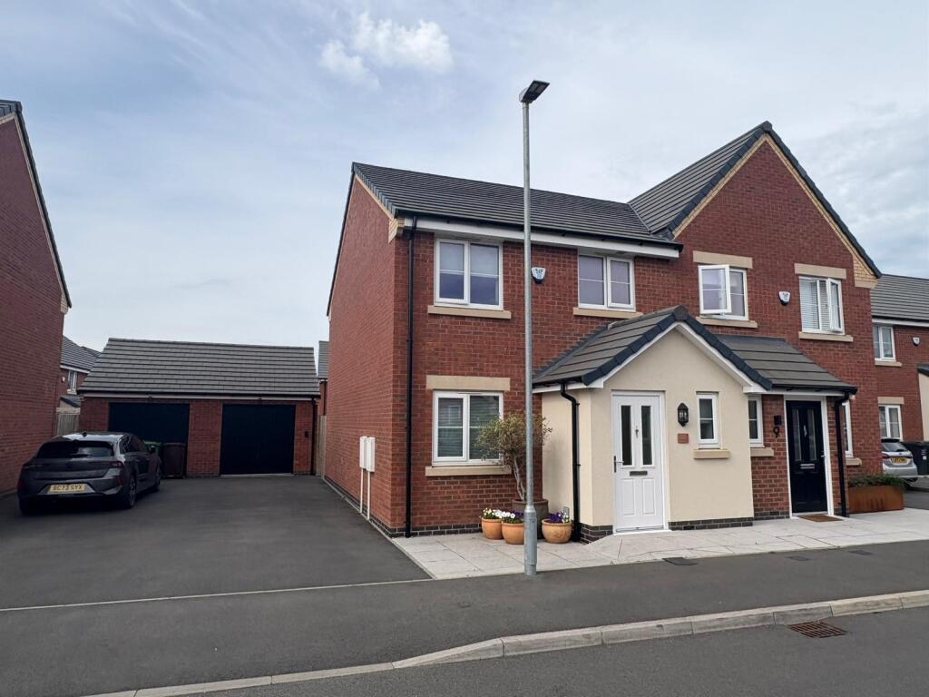 3-bed semi-detached on Healy Close, Sileby, Leicestershire, LE12 7TU, £295,000