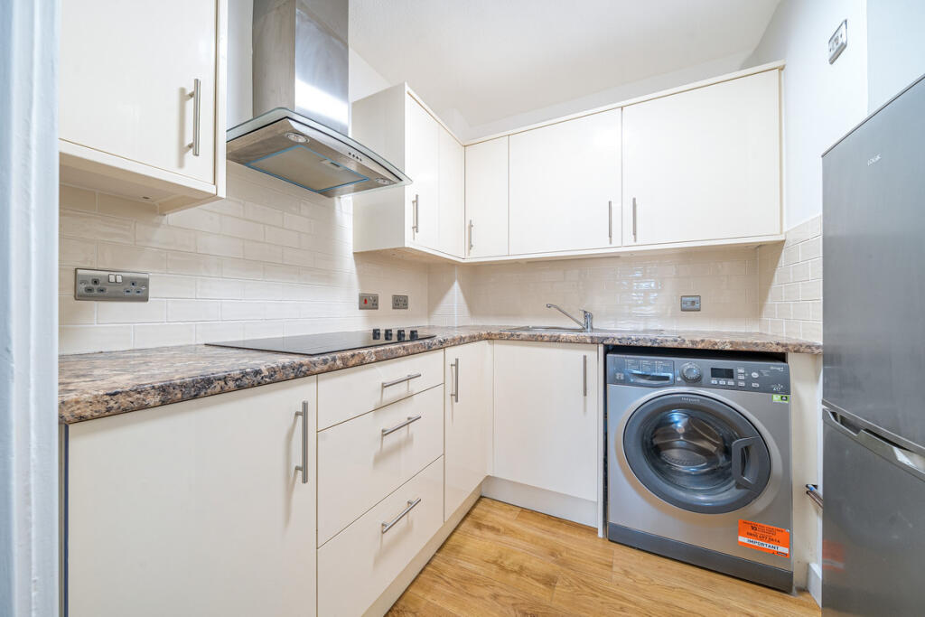 Apartment in Dartford - View 3