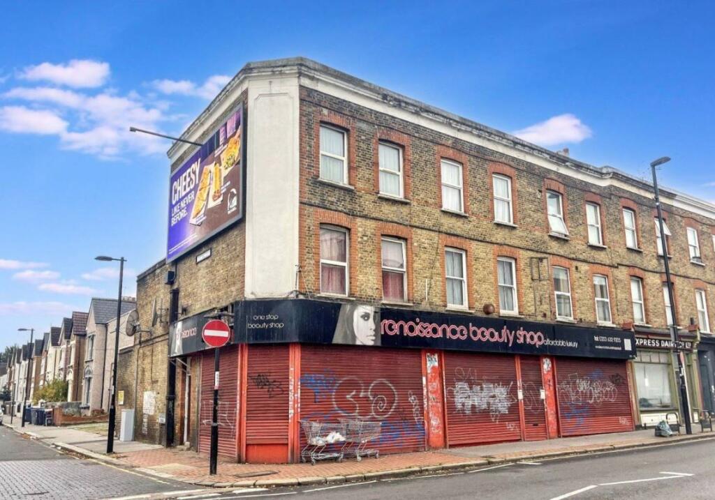1-bed flat on 110A Portland Road, South Norwood, London, Croydon, SE25 4PJ, £70,000