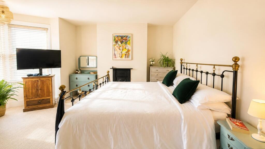 House in St Leonards-on-Sea, Silverhill - View 4