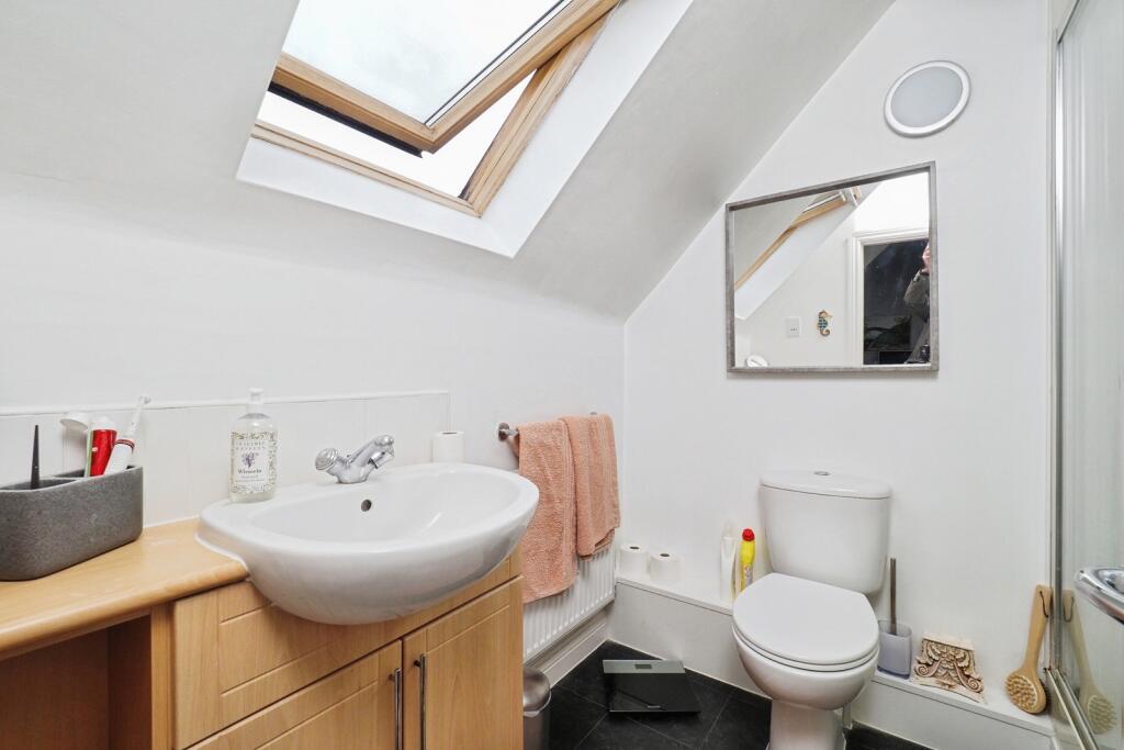 Balshaw Way, Chilwell, Beeston, Nottingham, NG9 photo 3