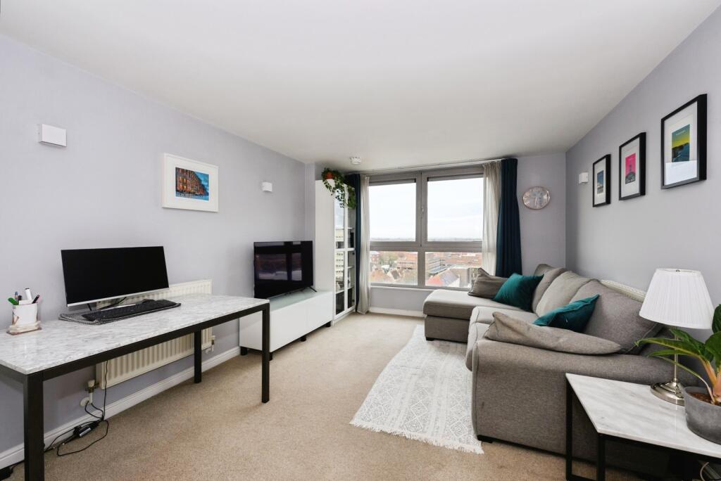Throwley Way, Sutton, SM1 photo 2