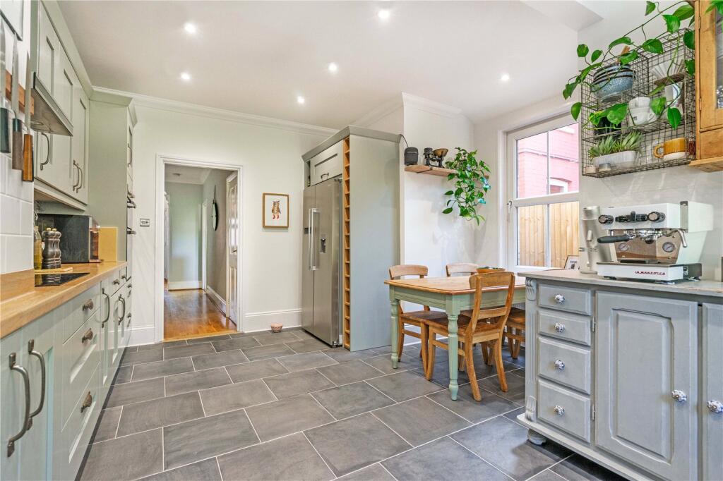 House in Tunbridge Wells, Kent - View 6