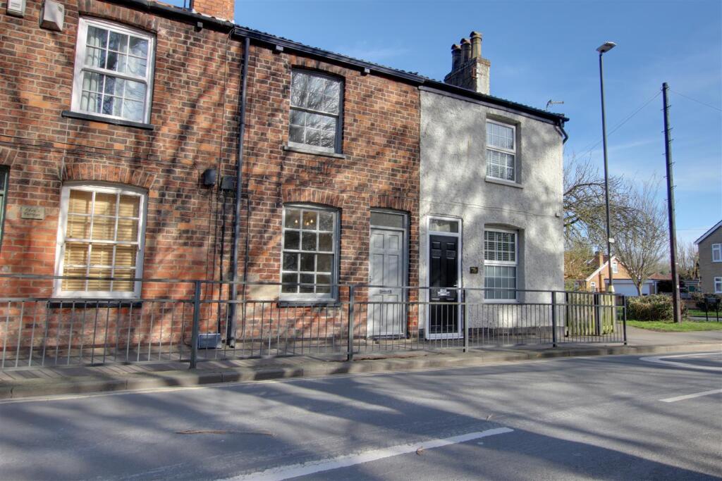 2-bed terraced on Hallgate, Cottingham, £145,000