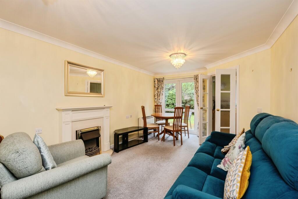 Apartment in Swansea - More