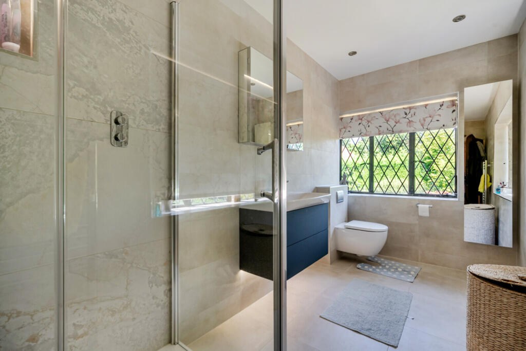 House in Slough - View 4