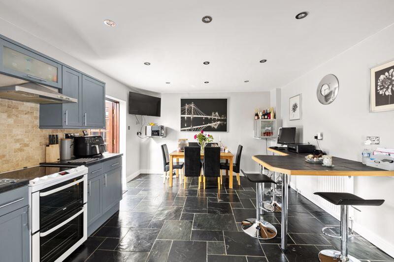 Blacklands Drive, Hayes photo 4