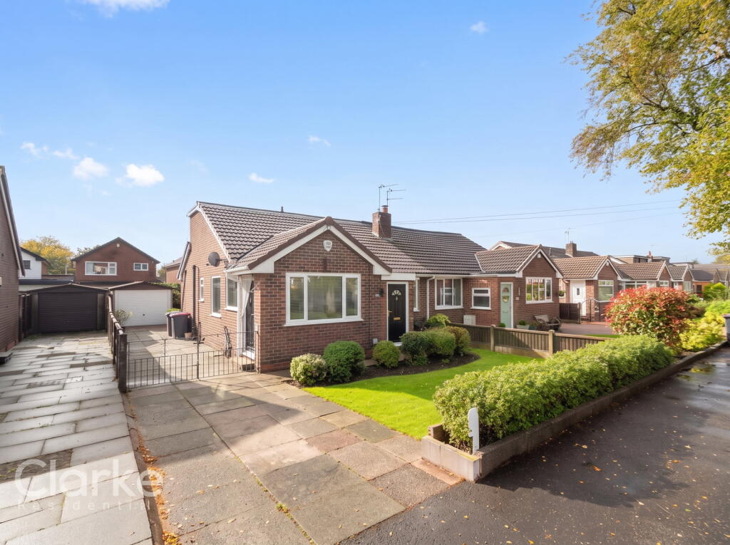 3-bed semi-detached on Ridgmont Drive, Worsley, Manchester, M28, £310,000
