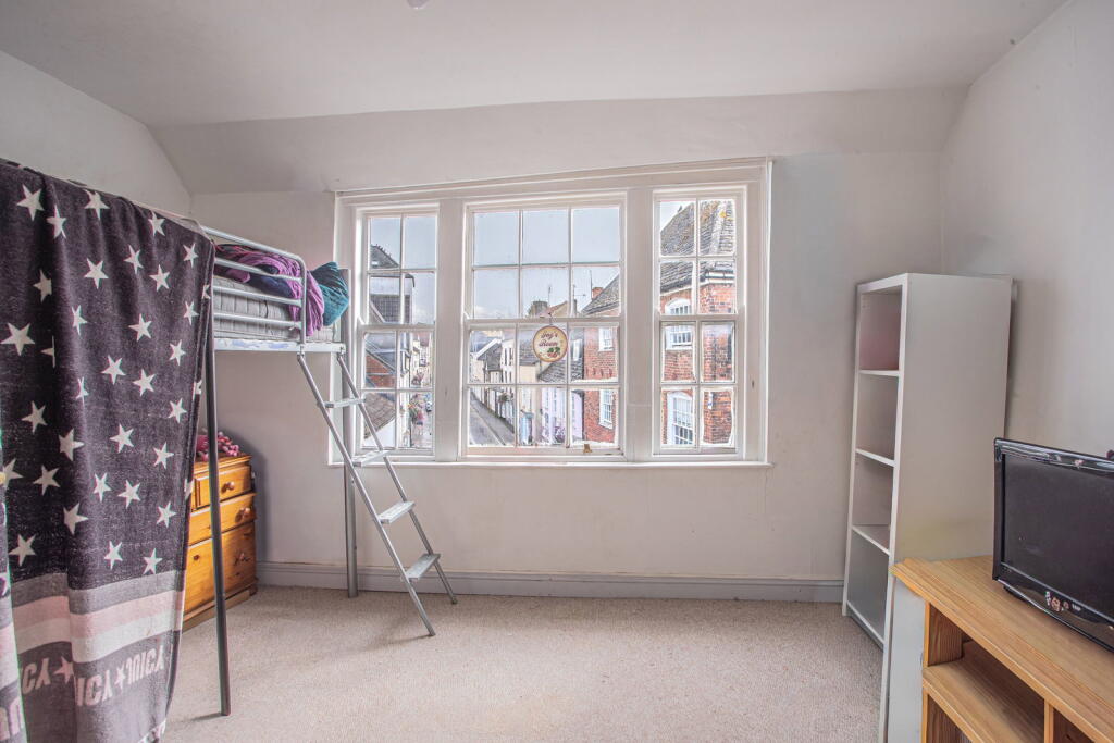 Apartment in Gloucester - View 5