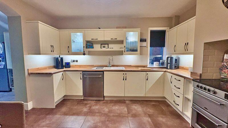 House in North Kesteven, Bracebridge Heath - View 2