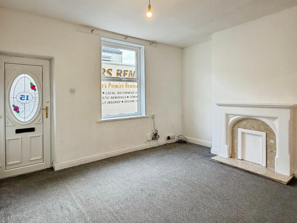 House in Hull - View 2