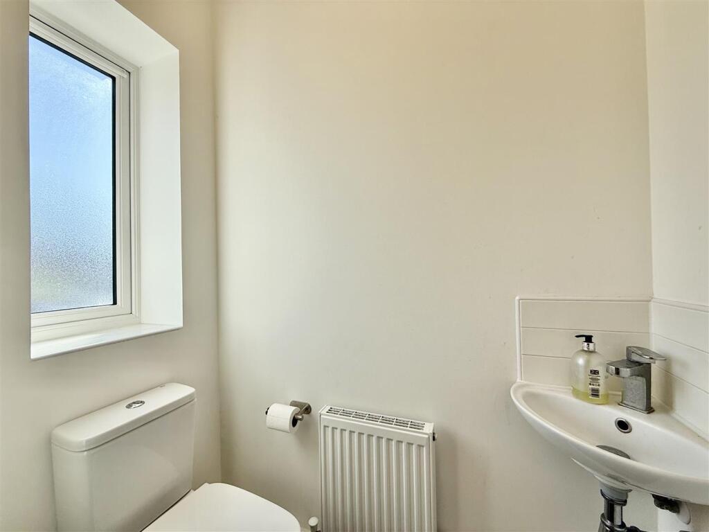 House in Swindon, Greenbridge, Lower Stratton - More