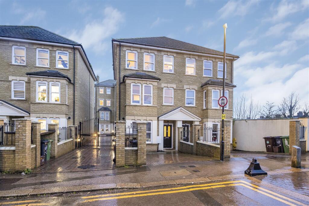 Main image of property: West Avenue, Walthamstow, London