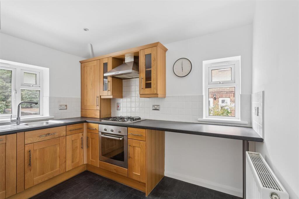 Apartment in Rickmansworth, Chorleywood - View 2
