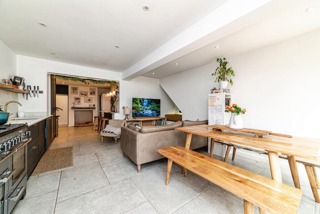 House in Reading - View 4