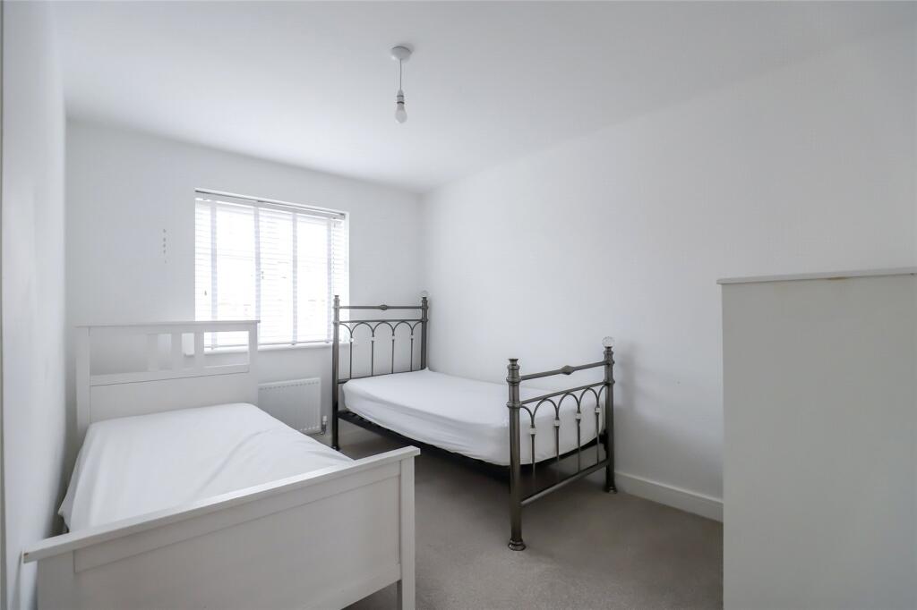 House in St Albans, Sandridge - More