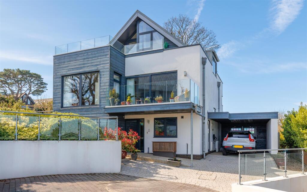 Main image of property: Cowes, Isle of Wight