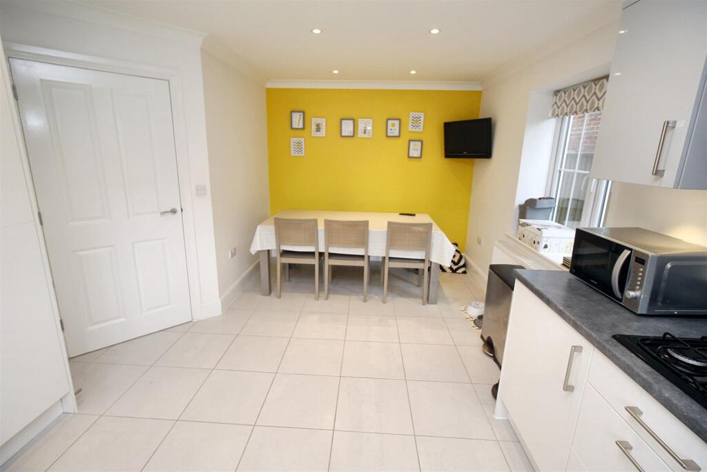 Larissa Close, Tilehurst, Reading – pohled 6