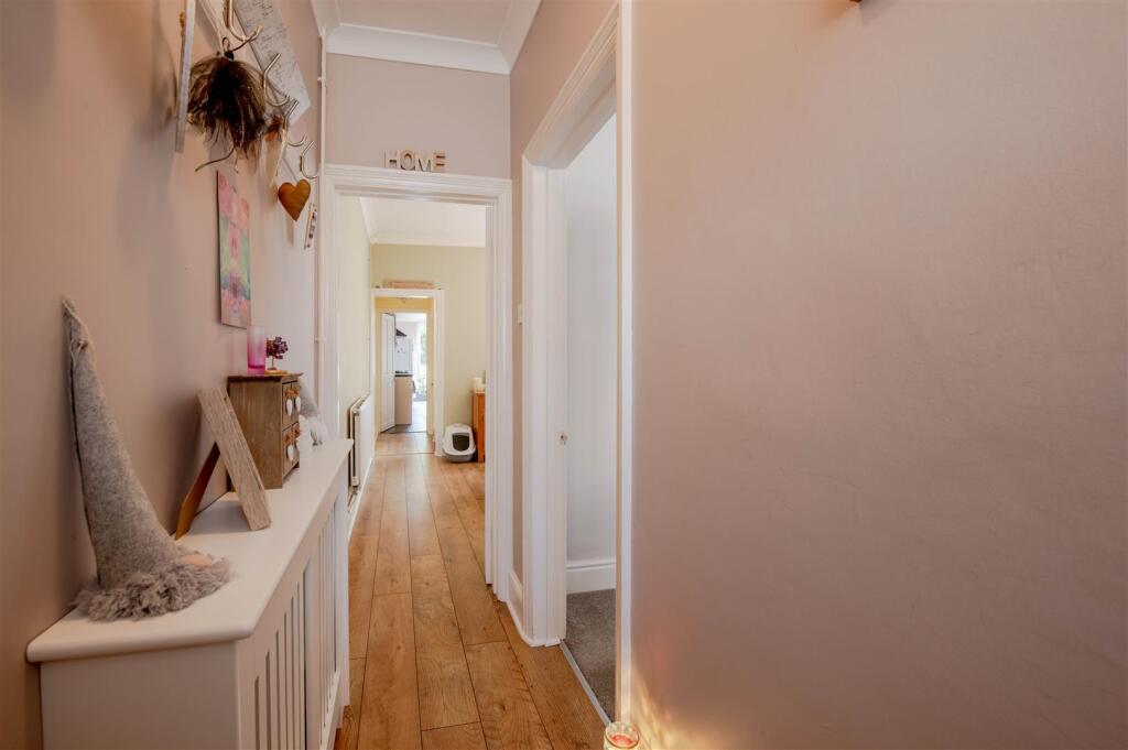 House in Rushden, North Northamptonshire - More