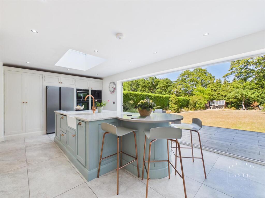 House in Hinckley and Bosworth, Lash Hill, Burbage - View 3
