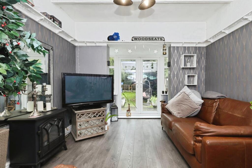 Kew Crescent, Charnock, Sheffield, S12 3LP photo 3